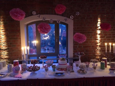 Candybar auf einer Hochzeitsfeier